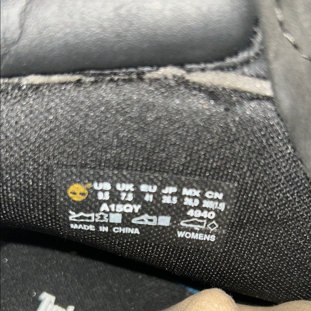 Timberland Waterproof Boots WOMEN 9.5 MEN 8 - Picture 7 of 8